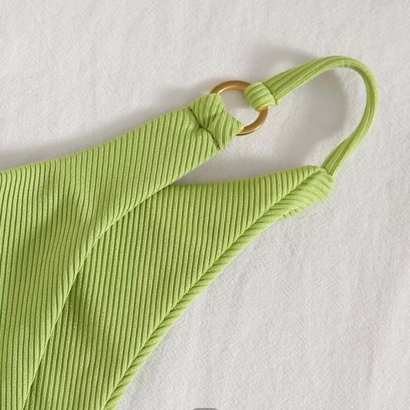 Green Bikini - Picture 3 of 4